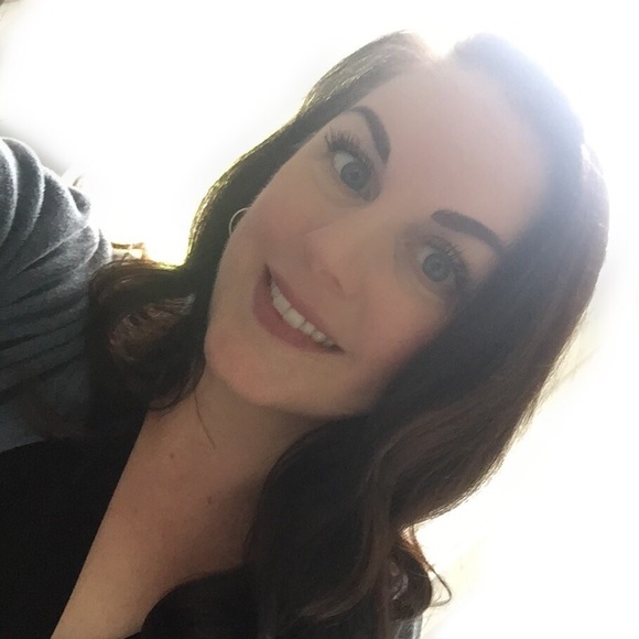 Meet your Posher, Heather - Picture 1 of 1